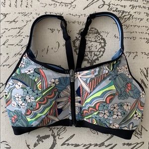 Victoria Secret VSX Front closure sports bra